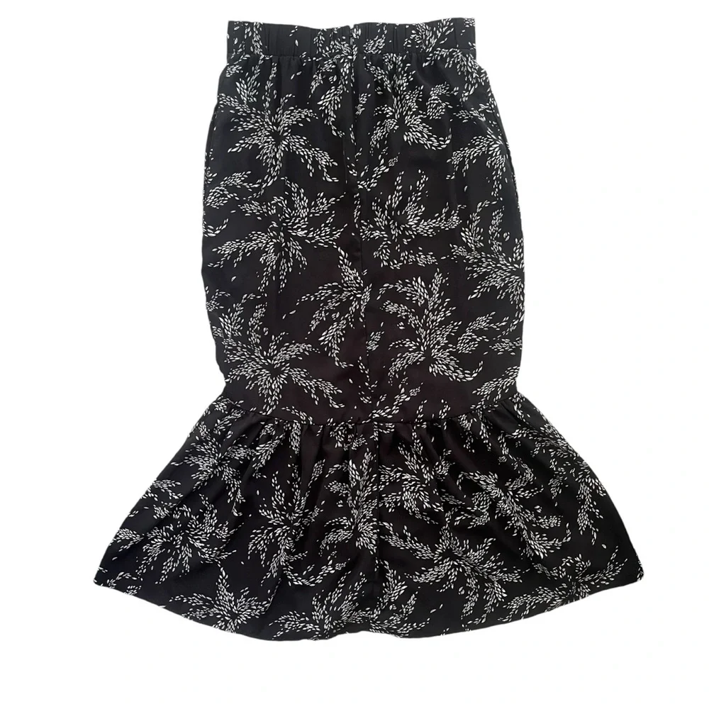 Entro Women’s Sz Small Black White Floral Print Button Front Fishtail Midi Skirt
